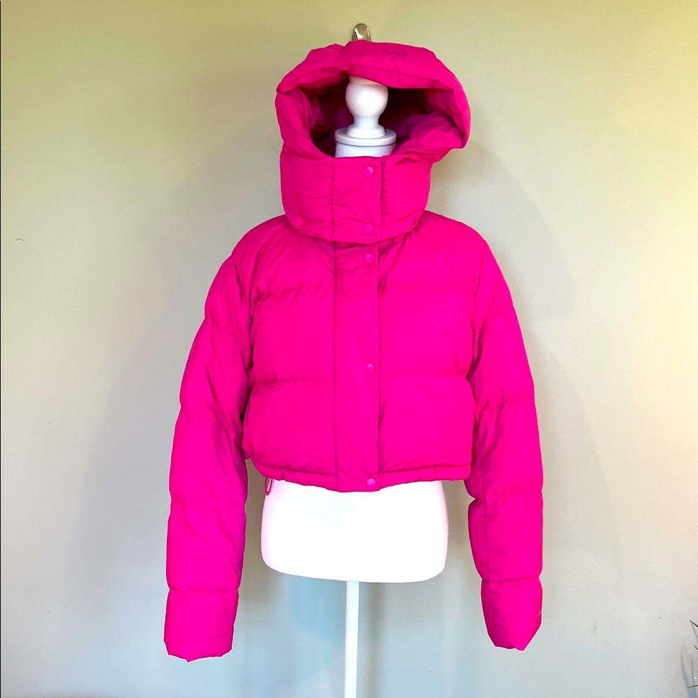 Lululemon Wunder Puff Super Cropped , Sonic Pink, Size 10